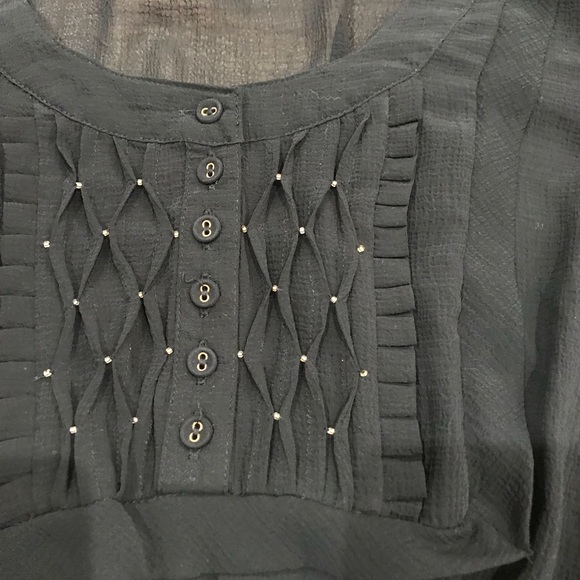 XOXO | SMOCKED TOP - Picture 3 of 3